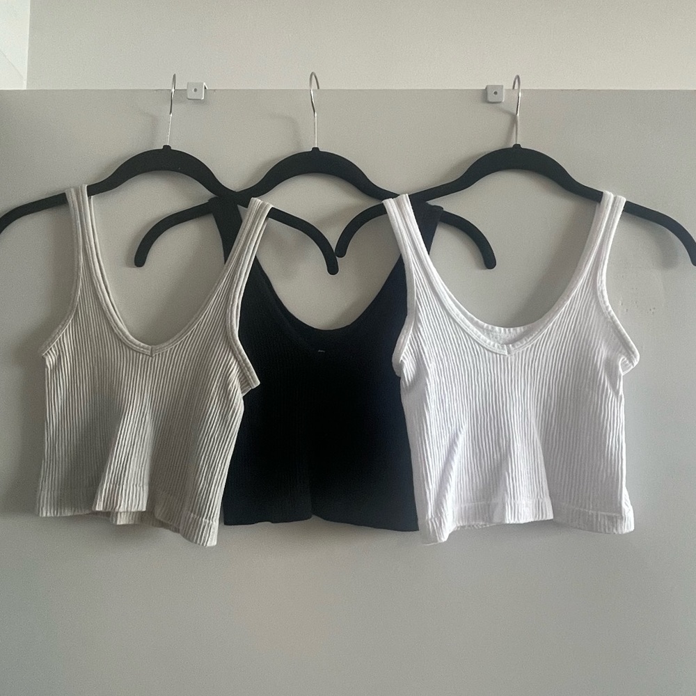 seamless ribbed tanks (set of 3)